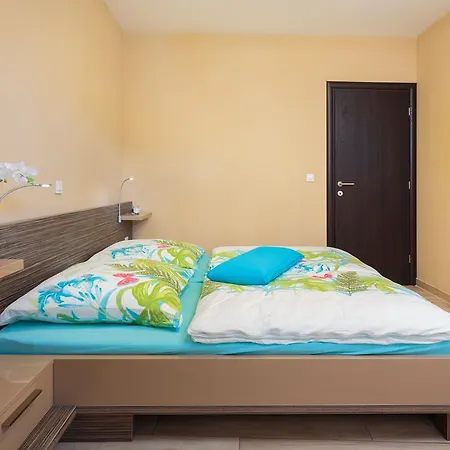 Nick Apartment
